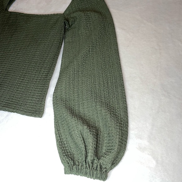 Express Lantern Long Sleeve Blouse - Picture 2 of 7